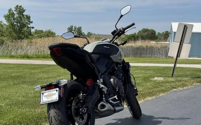 2026 Triumph Trident 660 Triple Tribute Edition Sapphire Black and Cobalt Blue