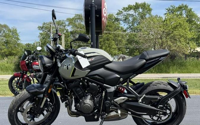 2026 Triumph Trident 660 Triple Tribute Edition Sapphire Black and Cobalt Blue