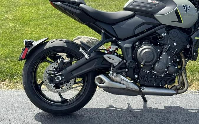 2026 Triumph Trident 660 Triple Tribute Edition Sapphire Black and Cobalt Blue