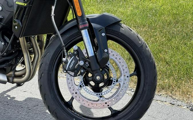 2026 Triumph Trident 660 Triple Tribute Edition Sapphire Black and Cobalt Blue