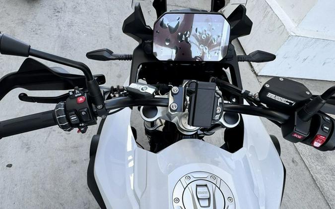 2026 BMW F 800 GS Light White