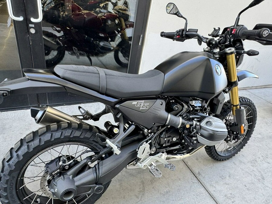 2026 BMW R 12 GS Night Black Matte