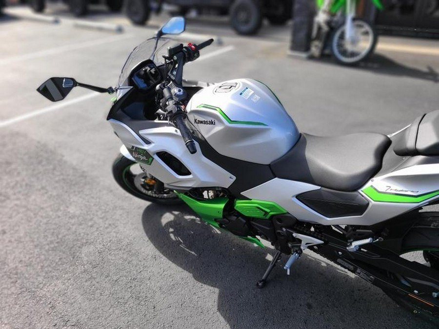 2024 Kawasaki Ninja® 7 Hybrid ABS