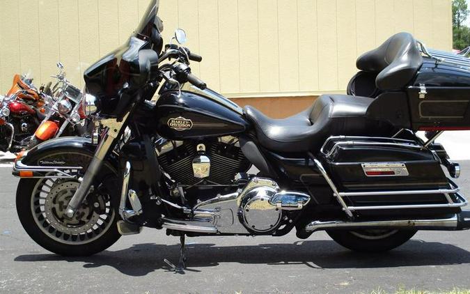 2011 Harley-Davidson® FLHTCU - Ultra Classic® Electra Glide®