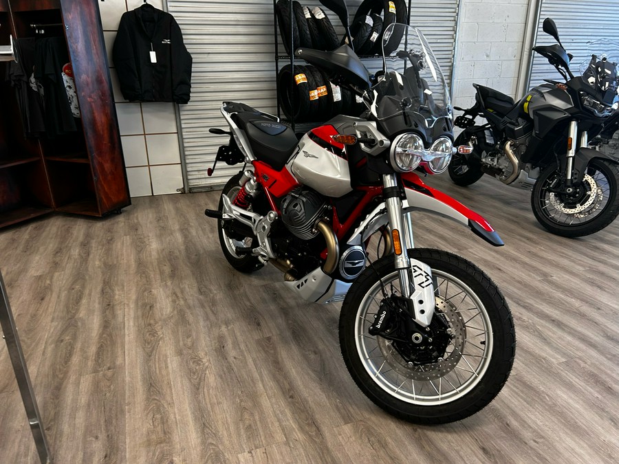 2025 Moto Guzzi V85 TT