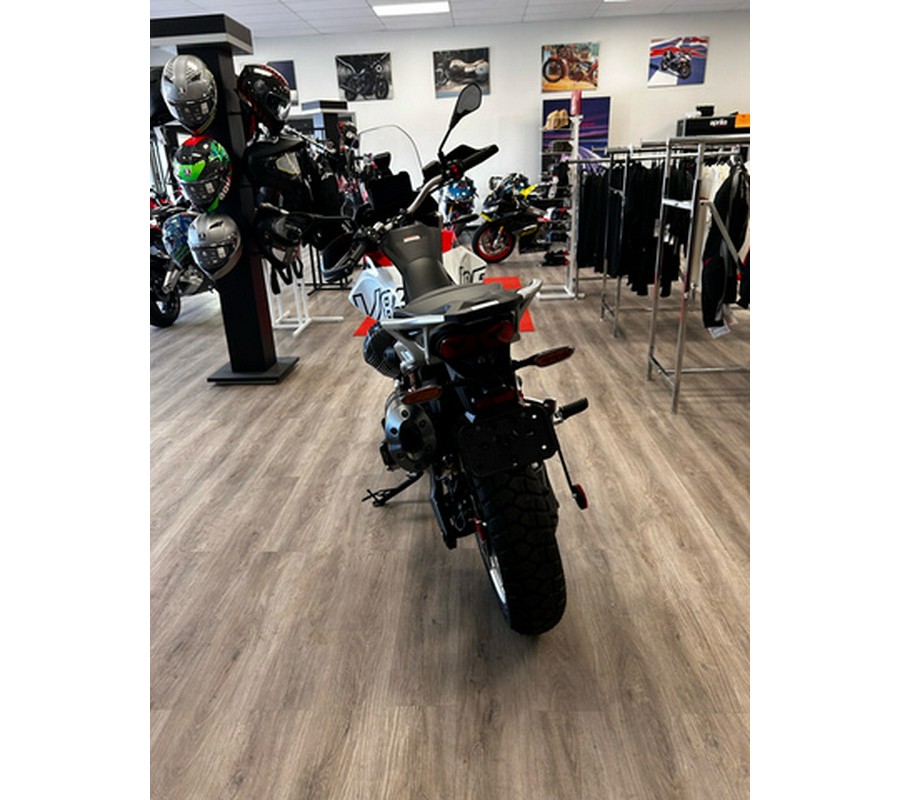 2025 Moto Guzzi V85 TT