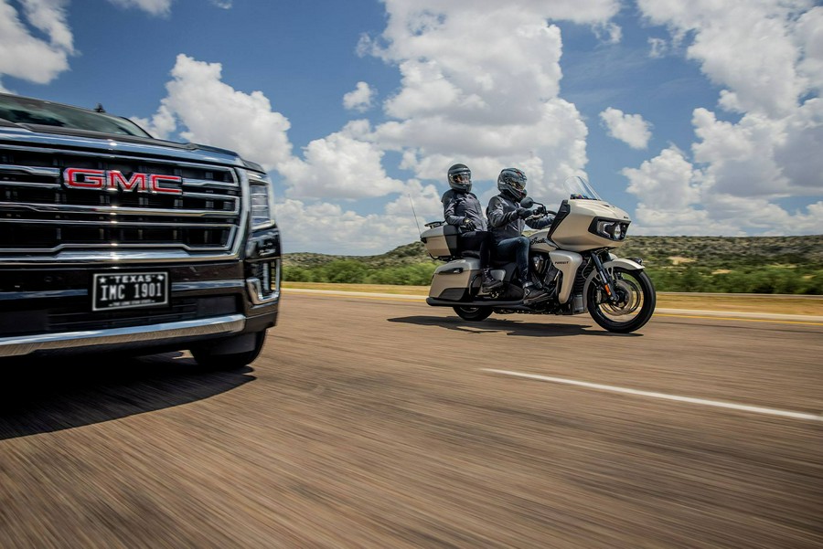 2022 Indian Pursuit® Dark Horse®