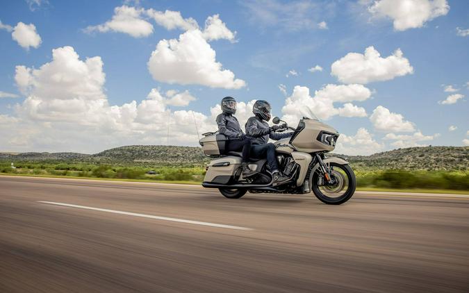 2022 Indian Pursuit® Dark Horse®