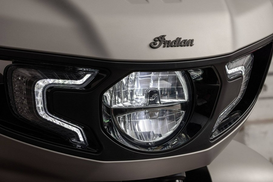 2022 Indian Pursuit® Dark Horse®