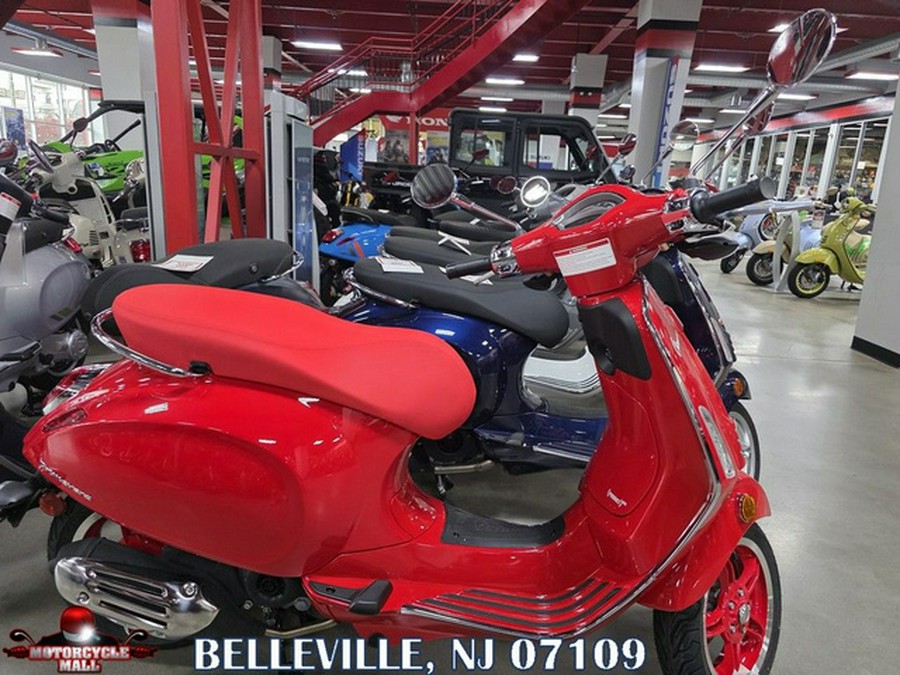 2025 Vespa Primavera 50 Red