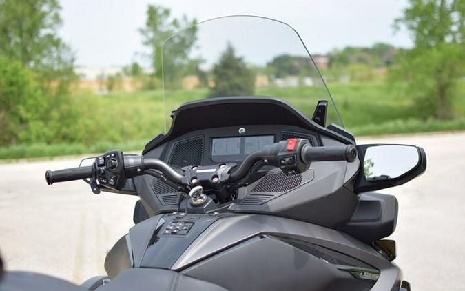 2023 Can-Am Spyder RT Limited Dark Wheels