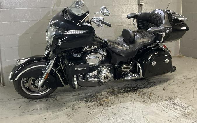 2021 Indian Motorcycle® Roadmaster® Thunder Black Pearl