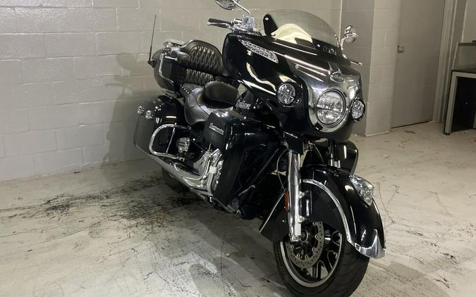 2021 Indian Motorcycle® Roadmaster® Thunder Black Pearl