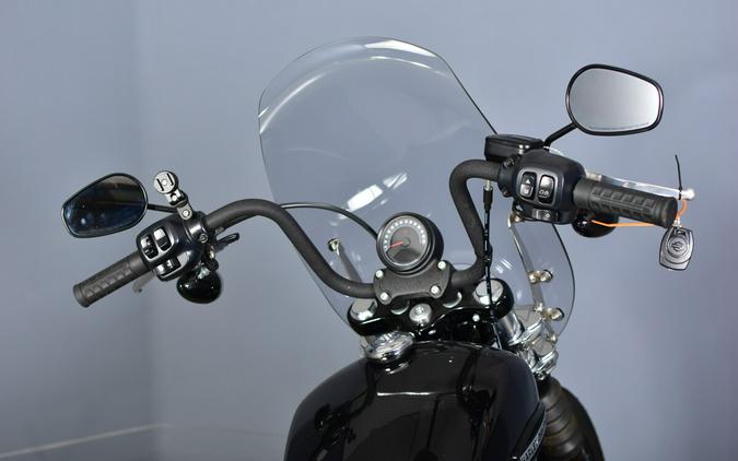 2025 Harley-Davidson Street Bob Vivid Black w/Laced Wheels