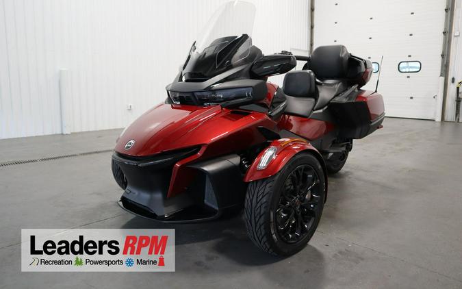 2022 Can-Am® Spyder RT Limited Dark Wheels