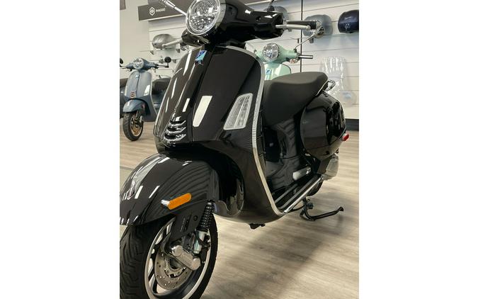 2025 Vespa GTS 310 Super