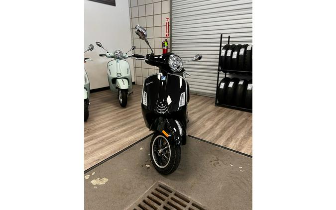 2025 Vespa GTS 310 Super