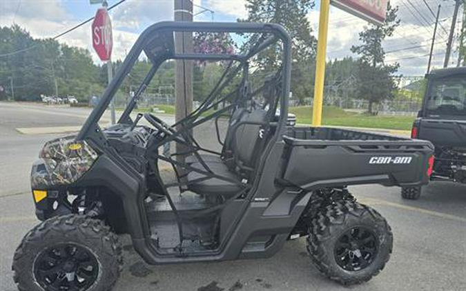 2024 Can-Am Defender DPS HD7
