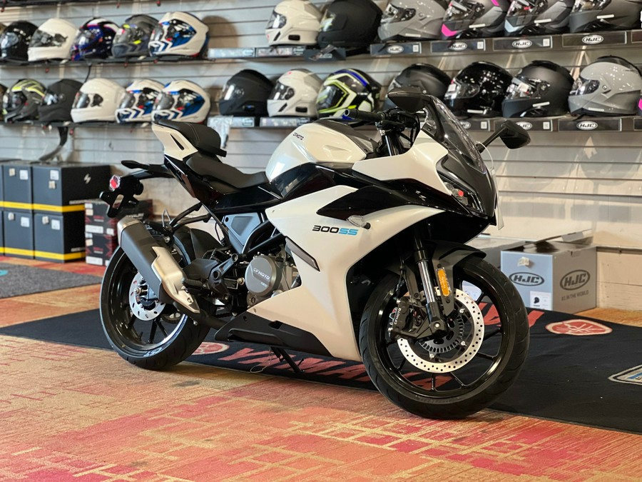 2025 CFMOTO 300SS