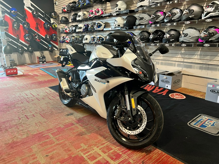 2025 CFMOTO 300SS