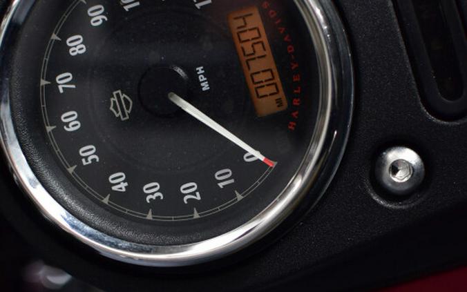 2016 Harley-Davidson Street Bob Velocity Red Sunglo