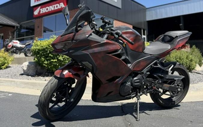 2023 Kawasaki Ninja 400 KRT Edition