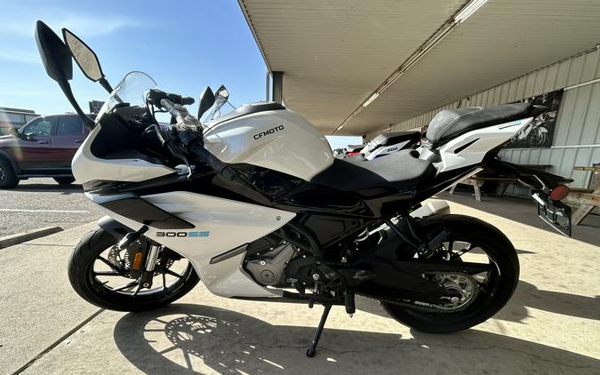 2025 CFMOTO 300SS