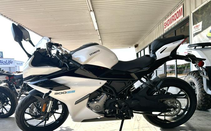 2025 CFMOTO 300SS