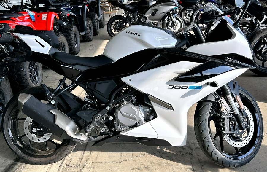 2025 CFMOTO 300SS