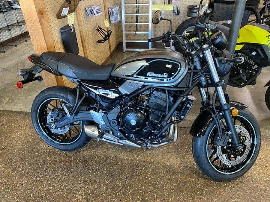 2023 Kawasaki Z650RS METALLIC MOONDUST GRAY / EBONY