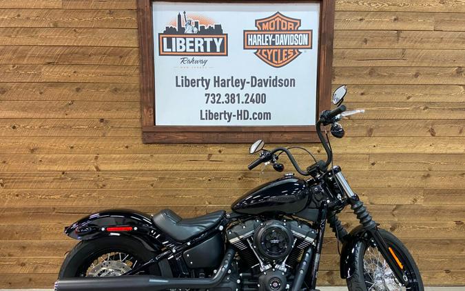 2020 Harley-Davidson® Street Bob® Vivid Black FXBB