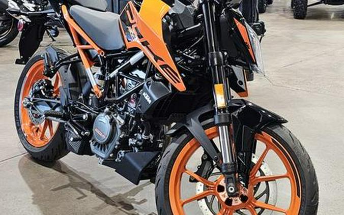 2021 KTM 200 Duke and 390 Duke First Look Preview