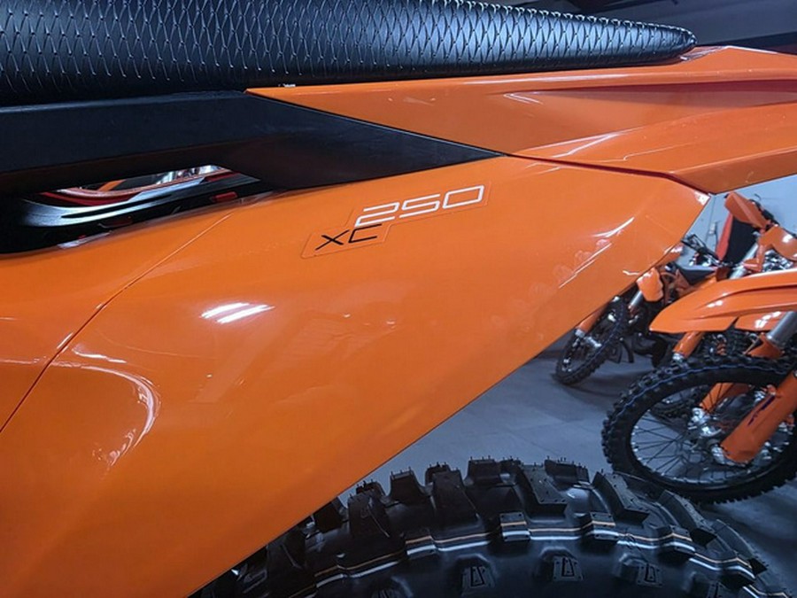 2026 KTM XC 250