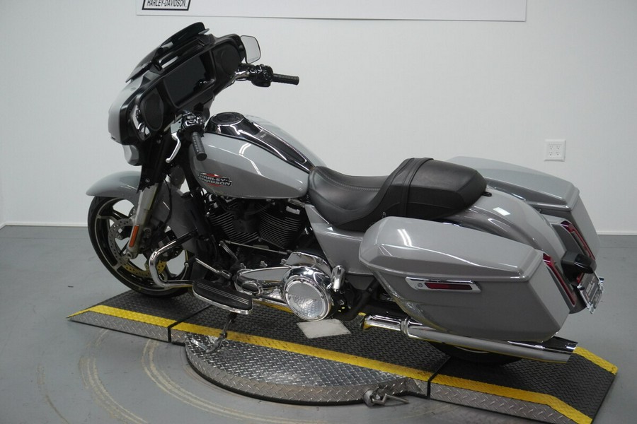2024 Harley-Davidson® Street Glide® Billiard Gray