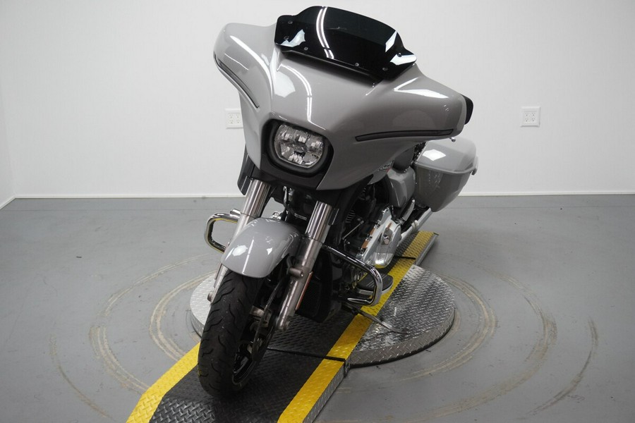 2024 Harley-Davidson® Street Glide® Billiard Gray