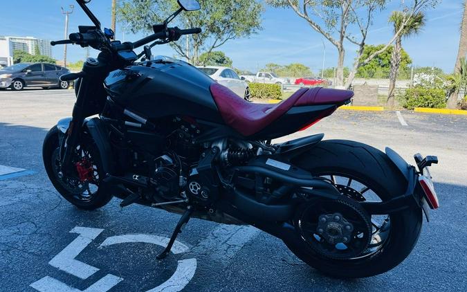 2022 Ducati XDiavel Nera Black on Black/Rosso Siam