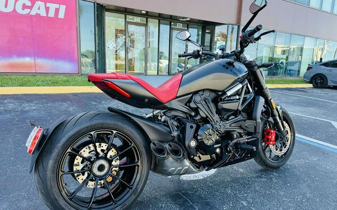 2022 Ducati XDiavel Nera Black on Black/Rosso Siam