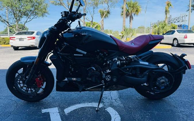 2022 Ducati XDiavel Nera Black on Black/Rosso Siam