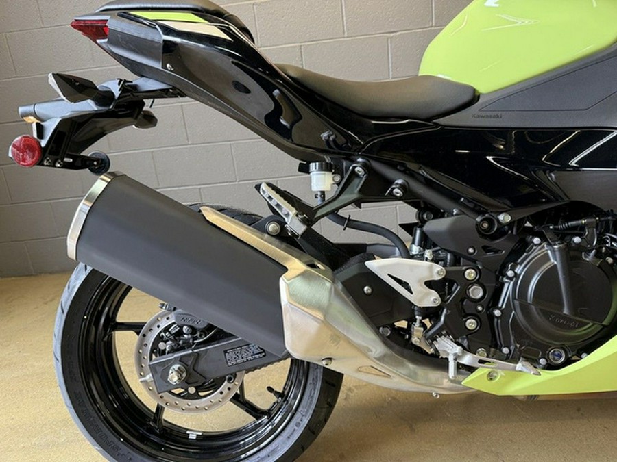 2026 Kawasaki Ninja 500 ABS Metallic Yellowish Green/Ebony