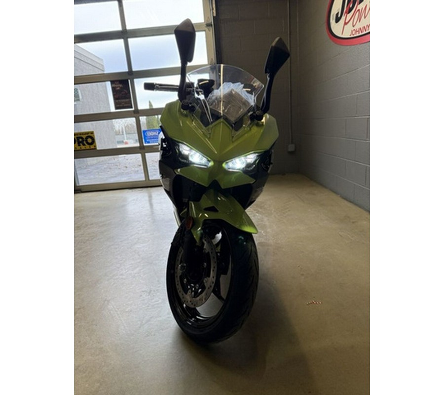 2026 Kawasaki Ninja 500 ABS Metallic Yellowish Green/Ebony