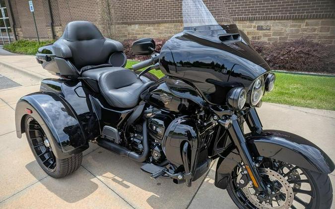2025 Harley-Davidson® FLHTCUTG - Tri Glide® Ultra