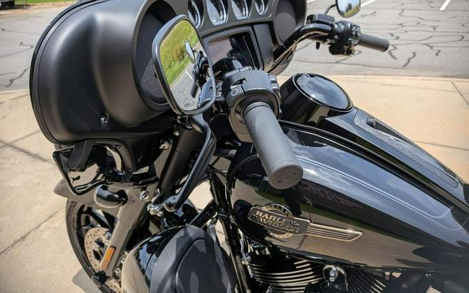 2025 Harley-Davidson® FLHTCUTG - Tri Glide® Ultra