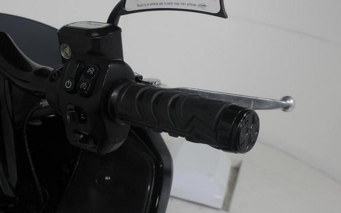 2021 Indian Motorcycle® Challenger® Dark Horse White Smoke