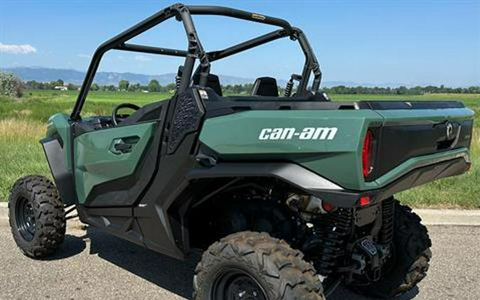 2023 Can-Am Commander DPS 700