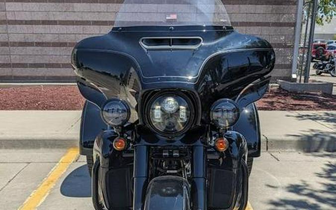 2025 Harley-Davidson® FLHTCUTG - Tri Glide® Ultra