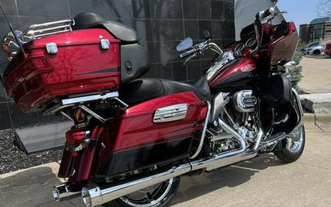 2011 Harley-Davidson® FLTRUSE - CVO™ Road Glide® Ultra