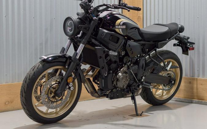 2025 Yamaha XSR 700