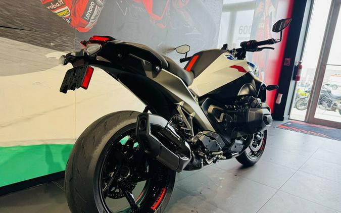 2026 BMW R 1300 R Performance