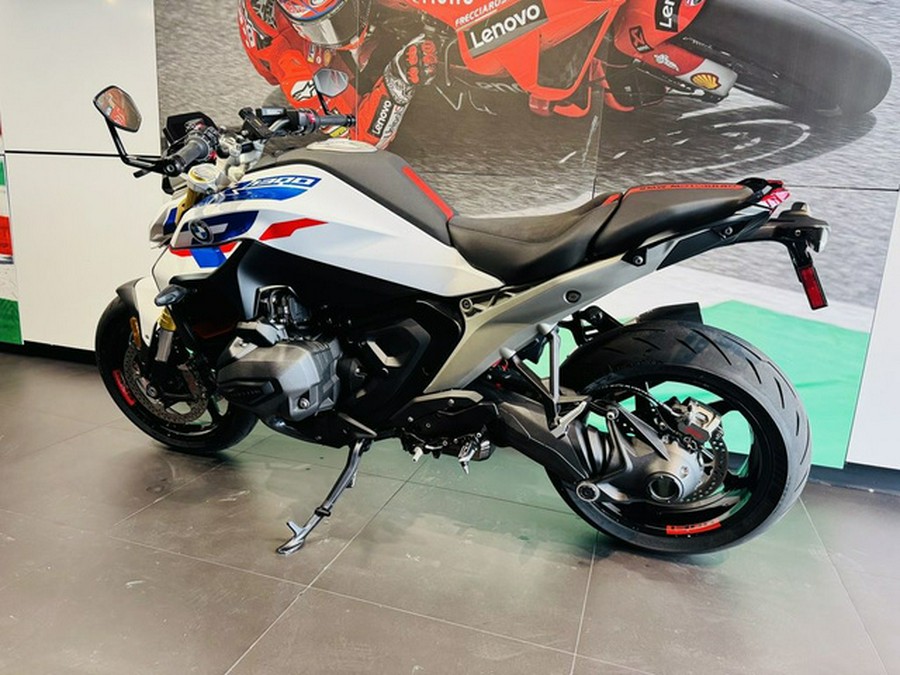 2026 BMW R 1300 R Performance