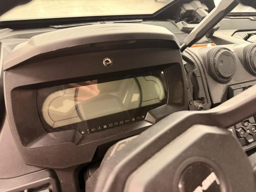 2025 Can-Am® Defender MAX Limited HD10 Desert Tan & Stealth Black